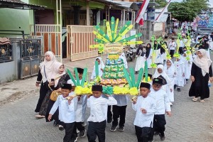 Pawai Taaruf Peringatan Maulid Nabi Muhammad saw Lintas Pendidikan Se-Desa Tambong, Jumat 4 September 2026