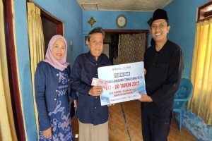 Penyaluran BLT-DD Triwulan II Tahun 2025 Secara Simbolis oleh Kepala Desa Tambong