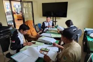 Monev Pengelolaan keuangan Desa Semester 1 Tahun Anggaran 2026 oleh Tim Kecamatan Kabat. Senin, 7 September 2026